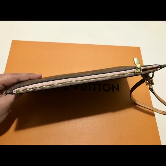 Sold! Rose Ballerine Louis Vuitton pochette - Picture 5 of 8